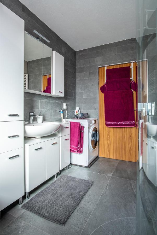 Ferienwohnung Bichler التوتينغ الغرفة الصورة